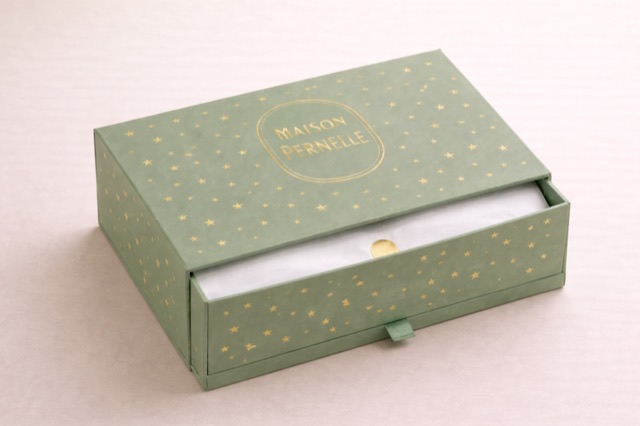 Coffret tiroir vert sauge parsemé d’étoiles dorées